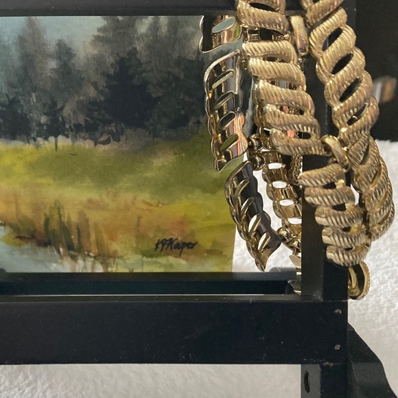 HOST PICK Vintage Monet Gold Tone Bracelet - Picture 8 of 9